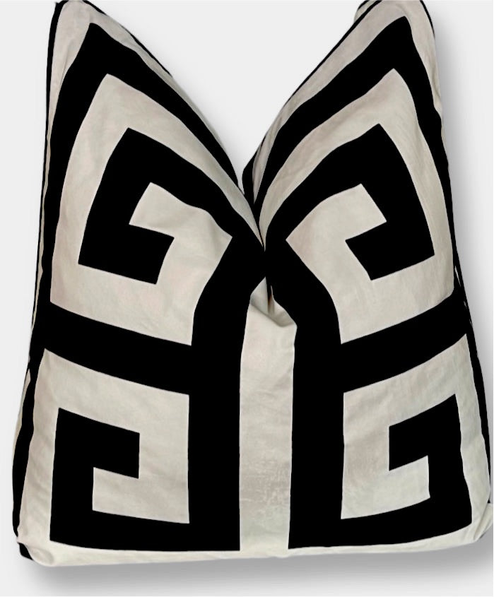 Adore Black and white collection